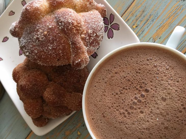 Petite Julieta Panaderia Cafeteria Pan de muerto hojaldra chocolate cholula puebla restaurante